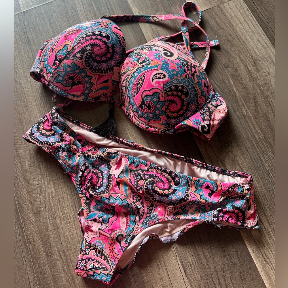 Shade & Shore Pink and Blue Paisley Bikini 34D top Small bottoms